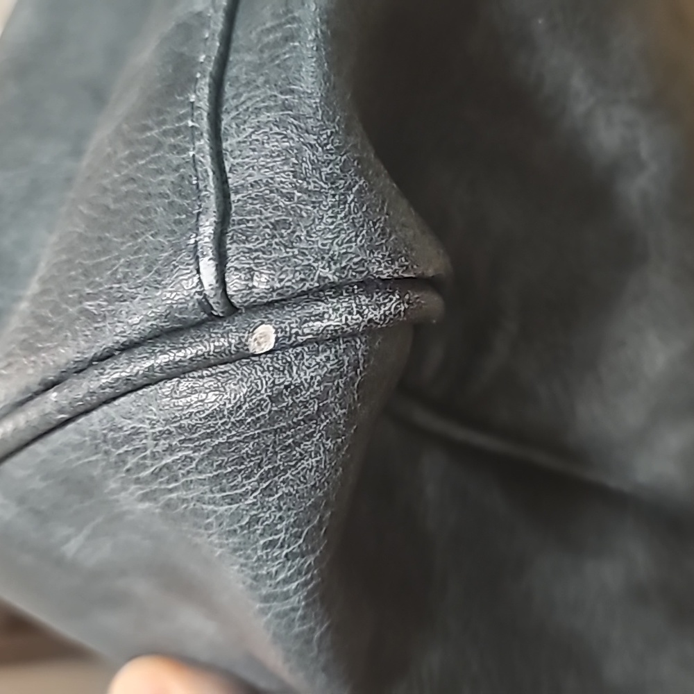 Genuine Leather Beautiful Design Women's Bag. - Picture 16 of 16